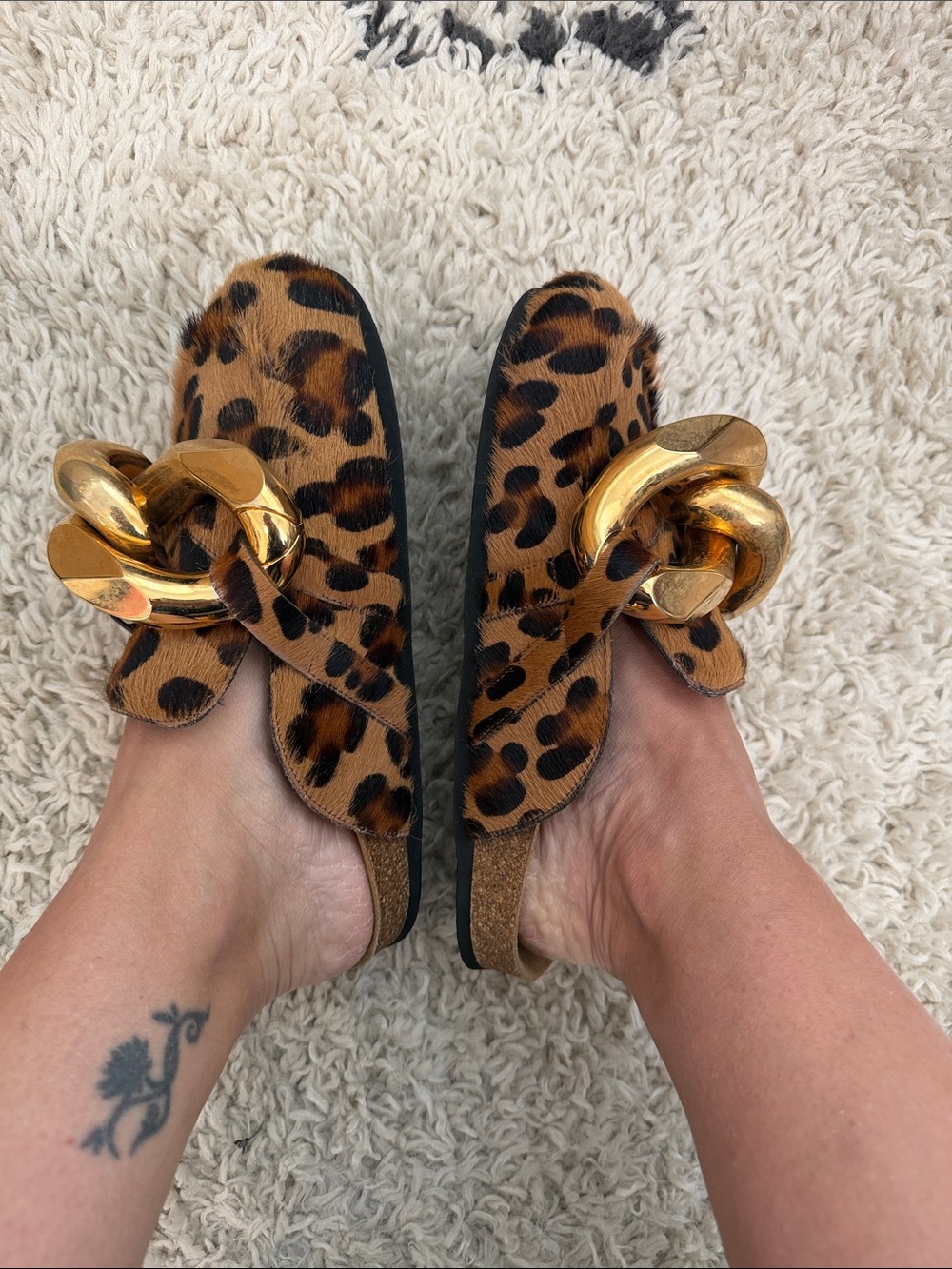 JW ANDERSON Leopard Print Slide Mules with Oversized Gold Chain - Picture 5 of 5
